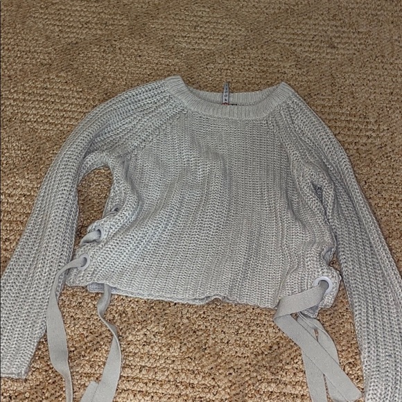 BLUEISH GRAYISH SELF TIE ON SIDE KNIT SWEATER CROP - Picture 1 of 1